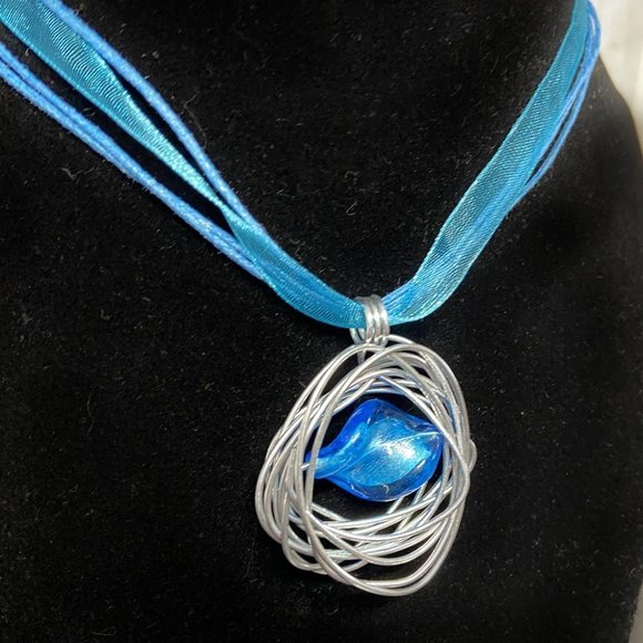 Stunning Blue Glass Twisted Bead Wire Wrapped Necklace Handcrafted by Artisan - Picture 3 of 7